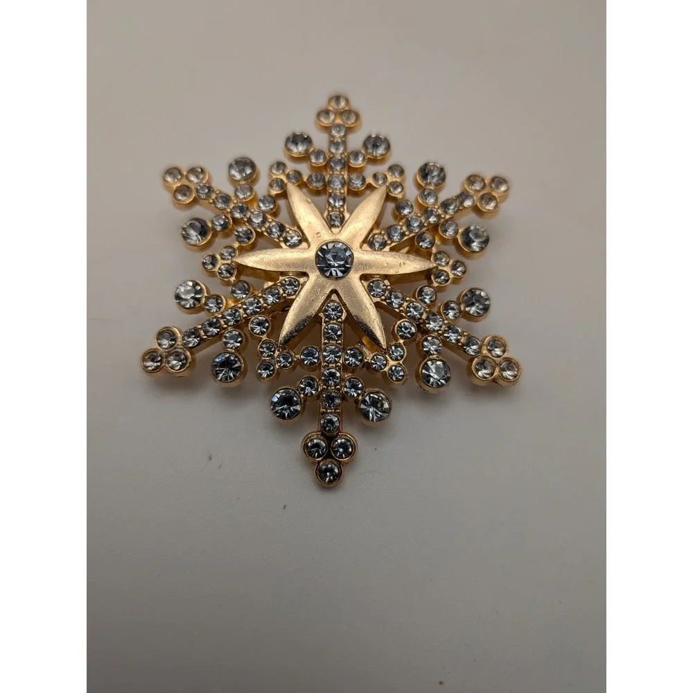 Gold Tone Rhinestone Snowflake Brooch Pin Holiday Winter Starburst Sparkle 2.25